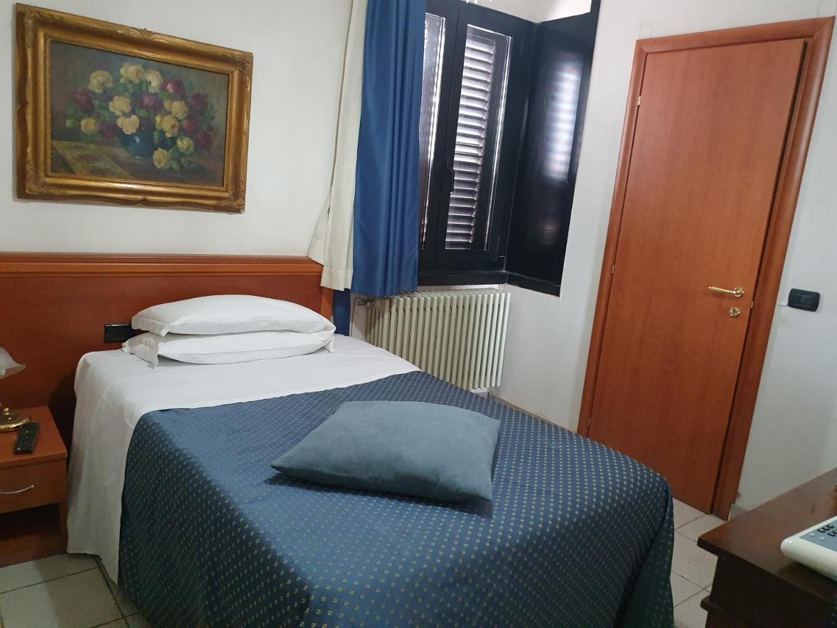 Hotel San Giorgio Bergamo Esterno foto